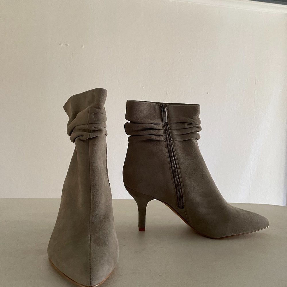 VINCE CAMUTO WOMENS SOFT LEATHER SCRUNCH BOOTIES SZ 7 1/2 SEXY 3" HEEL NIB